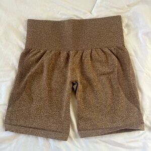 NVGTN Women’s Chocolate Brown Mid Rise Contour Seamless Shorts